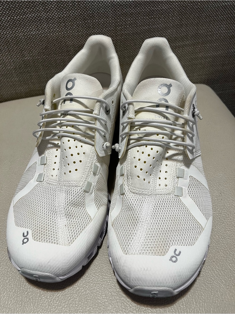 On Cloud 5 Running White Mesh Lace-Up Sneakers Women’s Size 8 - Picture 3 of 9